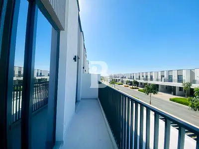 READY TO MOVE | LANDSCAPED | INFRONT OF AMENITIES