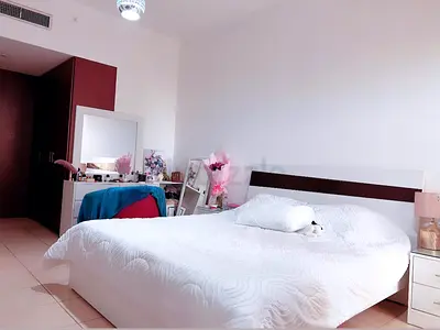 FULLY FURNISHED ROOM READY TO MOVE IN IMMEDIATELY.