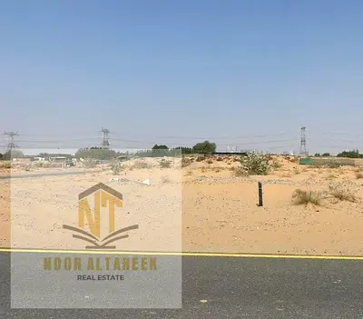 أرض سكنية للبيع – مزيرعة B  أرض مميزة للبيع في مزيرعة B، بتملك حر لجميع الجنسيات العربية. مساحة الأرض: 2,800 قدم مربع موقع ممتاز قريب من الحديقة، المس