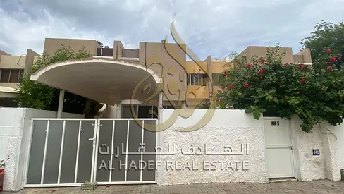 فيلا عائلية 4 غرف وصالة للإيجار في شرقان مع صيانة كاملة