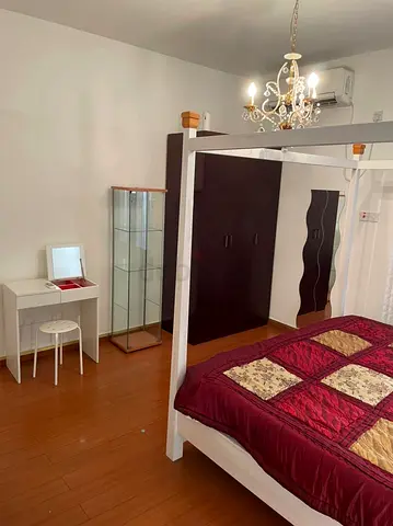 Large Private room available in Al Riqqa