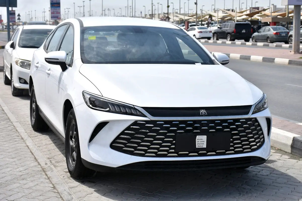 BYD Qin 2025 — photo 1 of 13