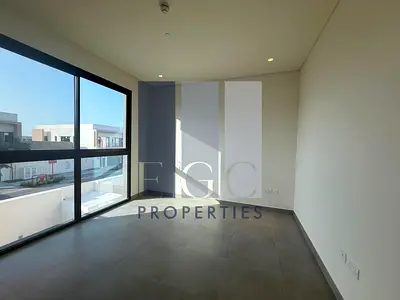 Spacious 4BHK +M Villa | Laundry | Balcony