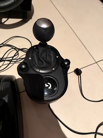 Logitech G920 for sale and comes with full set and extra shifter