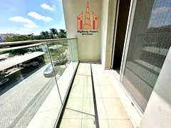 SPACIOUS STUDIO APARTMENT WITH SEPARATE KITCHEN BALCONY WARDROBES PARKING