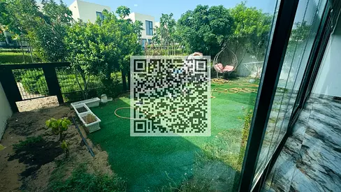 فيلا فاخرة للإيجار في الزوراء، عجمان، بخمس غرف نوم، مع حديقة خاصة وغرفة خادمة