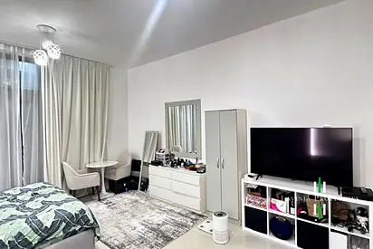 SPACIOUS FULLY-FURNISHED STUDIO w/ PRIVATE TERRACE
