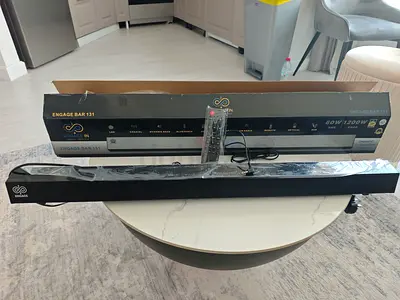 Engage Bar 131 Soundbar with Wireless Subwoofer and Remote 
Dynamic Bass
Bluetooth
USB
HDMI (ARC)
FM