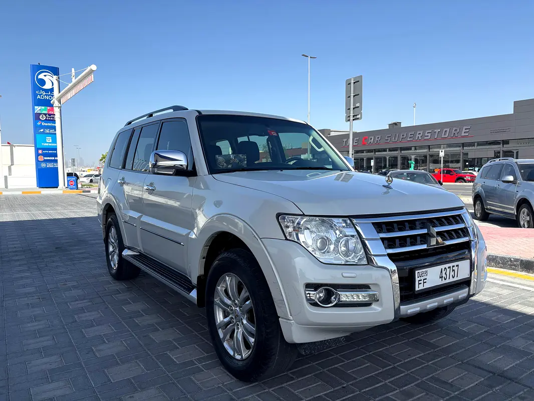 Mitsubishi Pajero 2020 — photo 1 of 16