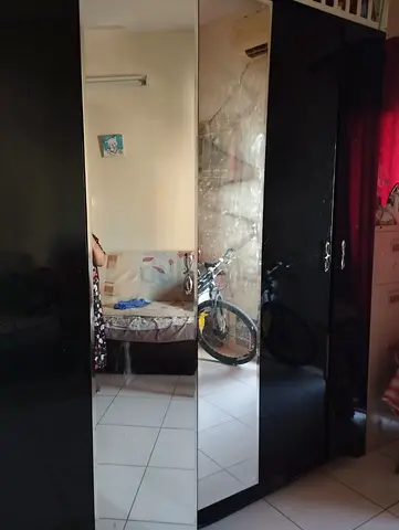 6 doors with large mirror cupboard for sale with perfect condition