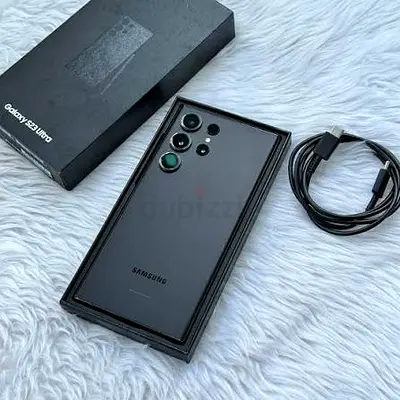 Samsung Galaxy S23 Ultra — Boxed with Charger Cable