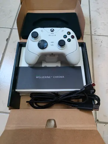 Razer white Xbox controller (used, in original box) wolverine v2 chroma