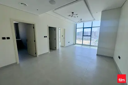 Close To Metro | Closed Kitchen | Sunset