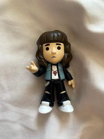 Stranger things funko pop mystery box Eddie Munson figurine