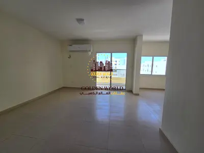 شقة غرفتين وصالة بالمجاز 2، أول ساكن، برج جديد، بلكونة، اطلالة مفتوحة، 2 غرف ماستر، 3 حمامات، تكييف سبليت جديد، السعر 48 ألف.