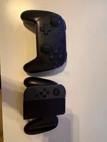 Nintendo Switch Pro Controller + Joy-Con Grip Bundle (Black) – Excellent Condition
