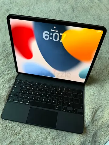 iPad Pro 12.9 M1 256GB WiFi + Cellular + Magic Keyboard – Excellent