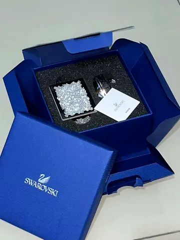 My Swarovski crystal brooch — original box, excellent condition