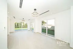 Corner 3 Bed Villa | Huge Plot | Prime Location