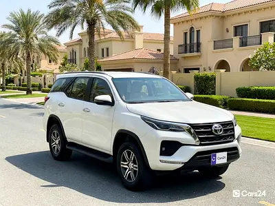 AED 1,562/m | 0 DP | Free 3 Months Warranty | Service History | 30 Day Return | TOYOTA FORTUNER 2023