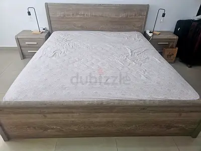 King Bed Set including Dresser, Mirror, 2 Nightstands