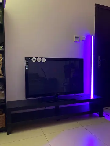 Samsung 42-inch Series 4 Plasma TV + TV/Light Stand