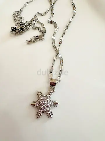 Snowflake Pendant Necklace