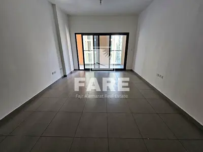 استوديو حديث مع بلكونة للإيجار في الممشى | موقع مميز