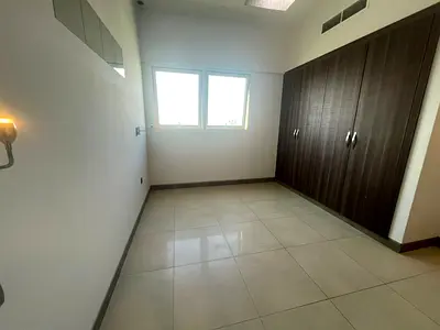 للايجار 1BHK | تانى ساكن | اطلاله مفتوحه | جيم | مسبح | قريب لمخرج دبى | خزائن بالحائط