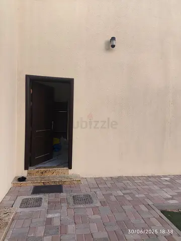 Room for Rent in Al Barsha South 2.                   ( no commission)