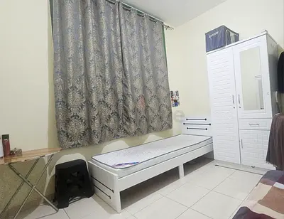 Executive ladies bed space available in Shabia 10 for 1050 Aed (Only 2 in a room )