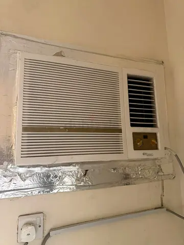 Used window air conditioner unit - working condition