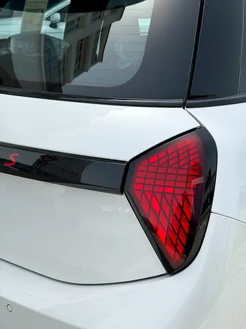 صورة 10 لـ 2025 MINI COOPER