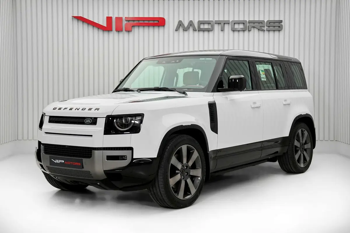 Land Rover Defender 2026 — photo 1 of 12
