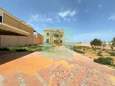 فيلا للإيجار السنوي في الظيت الجنوبي  5 غرف