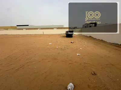 حوطة  60 الف قدم، مساحة ضخمة، شارع رئيسي