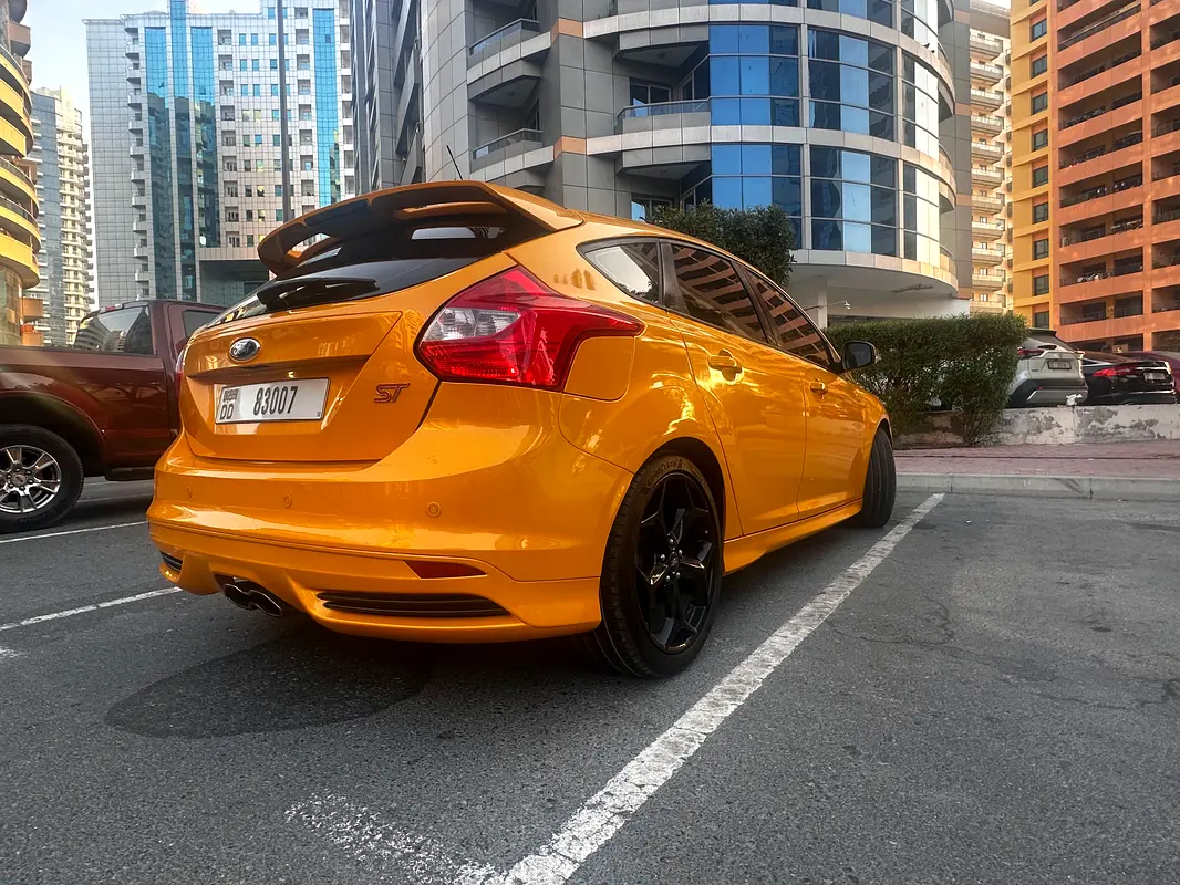 Ford Focus 2014 — photo 1 of 7