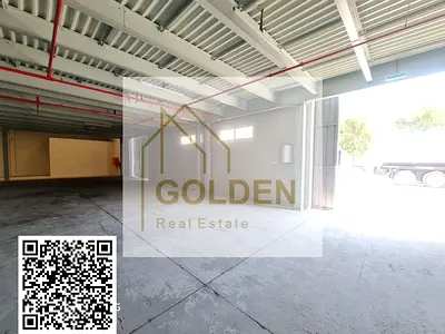 على شارع رئيسي مع ارتداد واسع لتحميل وتفريغ بكفاءة عالية