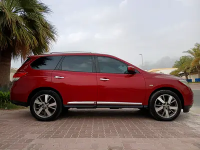 Nissan Pathfinder SV 2015 - GCC Specs - Well Maintained