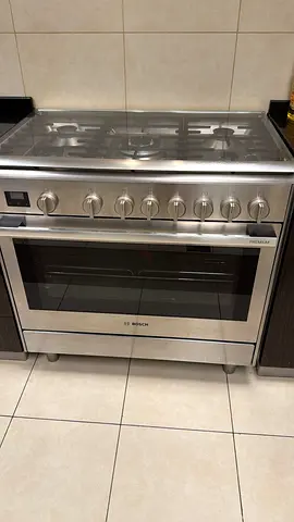 Bosch series 8 Full Gas cooker 90 by 60cm