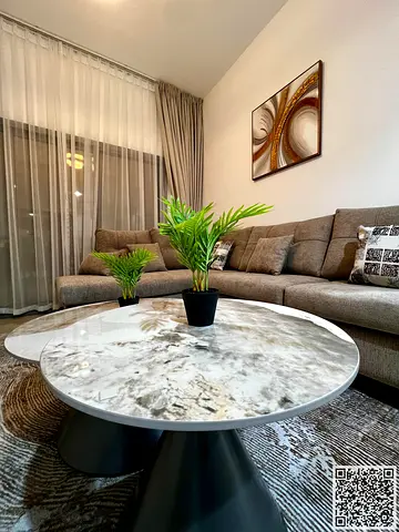 شقة فاخرة للإيجار الشهري – غرفة وصالة مع بلكونه اطلاله مميزه مفروشة بالكامل فرش جديد سوبر ديلوكس مع مطبخ مجهز بالكامل بأحدث الأجهزه