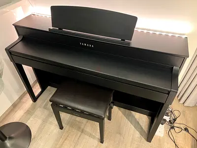 Yamaha CLP-575B Clavinova Digital Piano