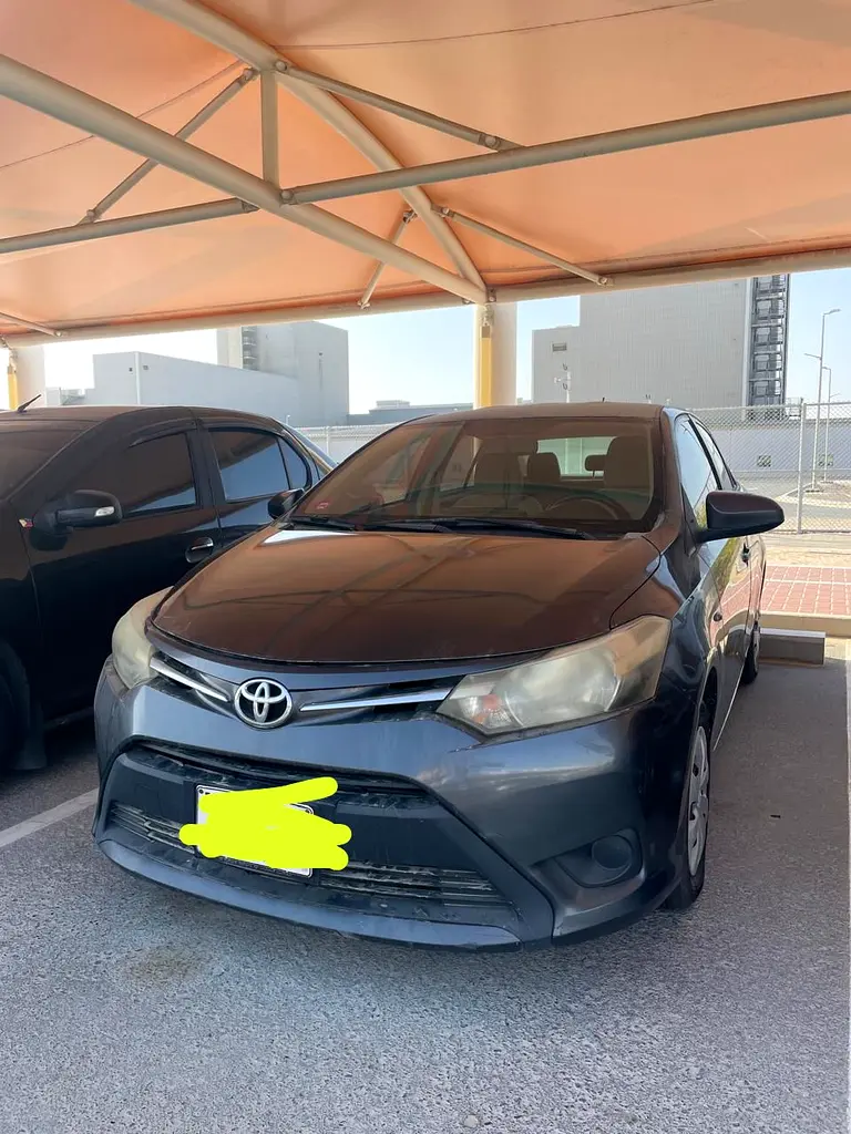 Toyota Yaris 2017 — photo 1 of 6