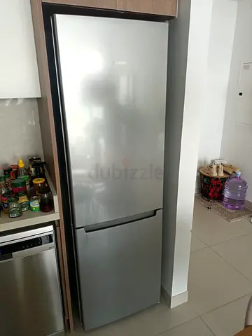 Siemens latest bottom freezer style fridge Exellent Condition