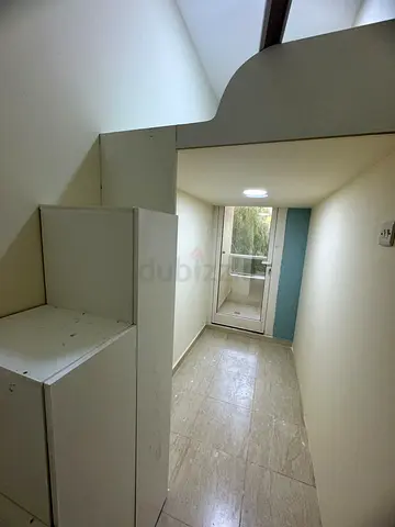 New Flat: Partition available close to Salah Al Din metro, Muteena, Deira