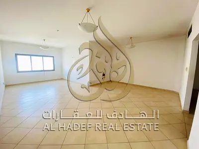لاث غرف نوم  صالة واسعة ومريحة  مطبخ عملي  حمام  مساحات مناسبة للسكن العائلي  📍 مميزات الموقع:  موقع مميز في منطقة النباعة  قريب من جميع الخدمات والأ