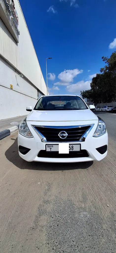 Nissan Sunny 2022 — photo 1 of 5