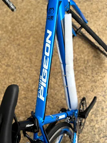 Flying Pigeon blue road bike - good condition
