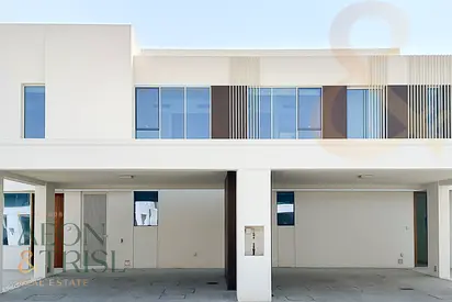 Three Bed Plus Maid Villa in Nara The Valley
