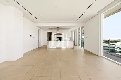 Rare to market | Vacant | Skyline views | Duplex